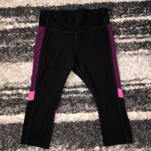 Athletic works cropped leggings
